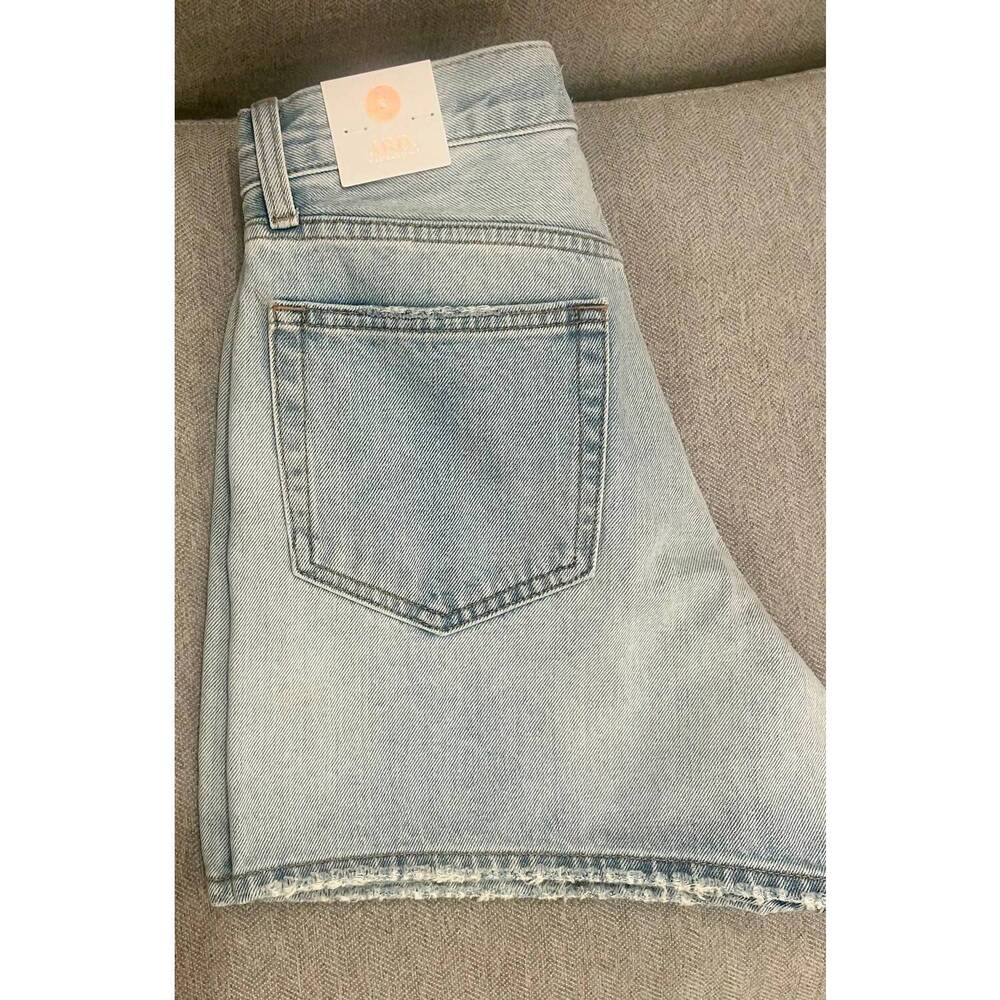 NEW JUST BLACK DENIM kate stretch jean shorts in light denim - Picture 7 of 7